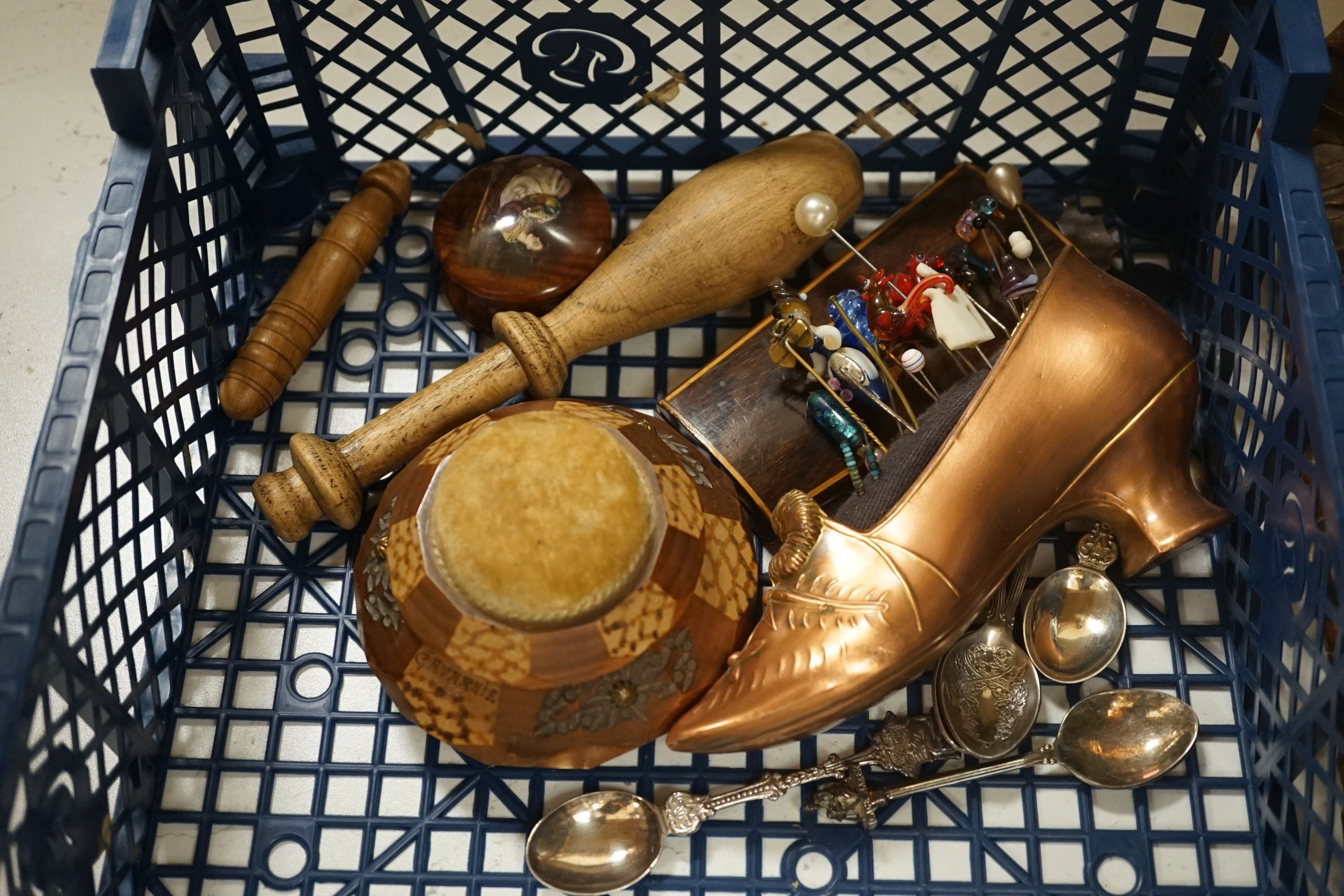 Lace maker's accessories etc.